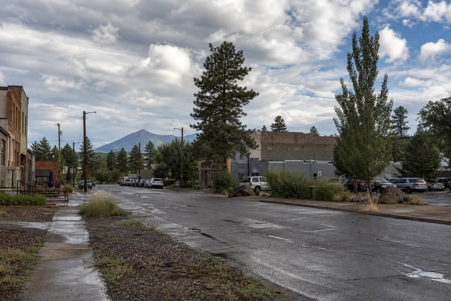 Flagstaff, AZ cityscape